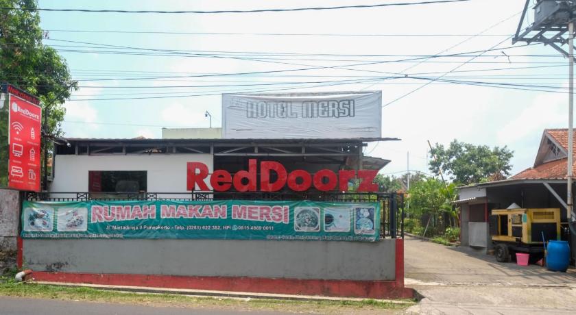 RedDoorz near Kampus UMP Purwokerto 2/44