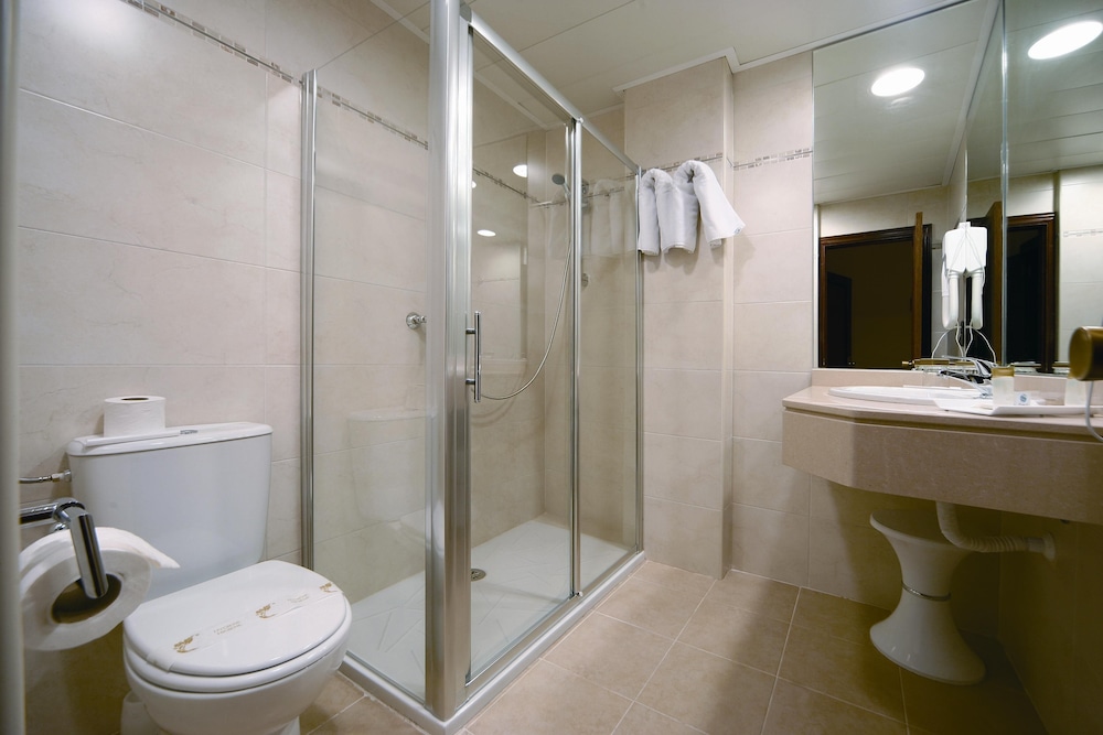 Standard, Queen Bed, Terrace, Alixares Hotel 5/9