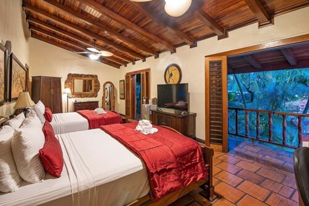 Hotel Villas Lirio 12/48