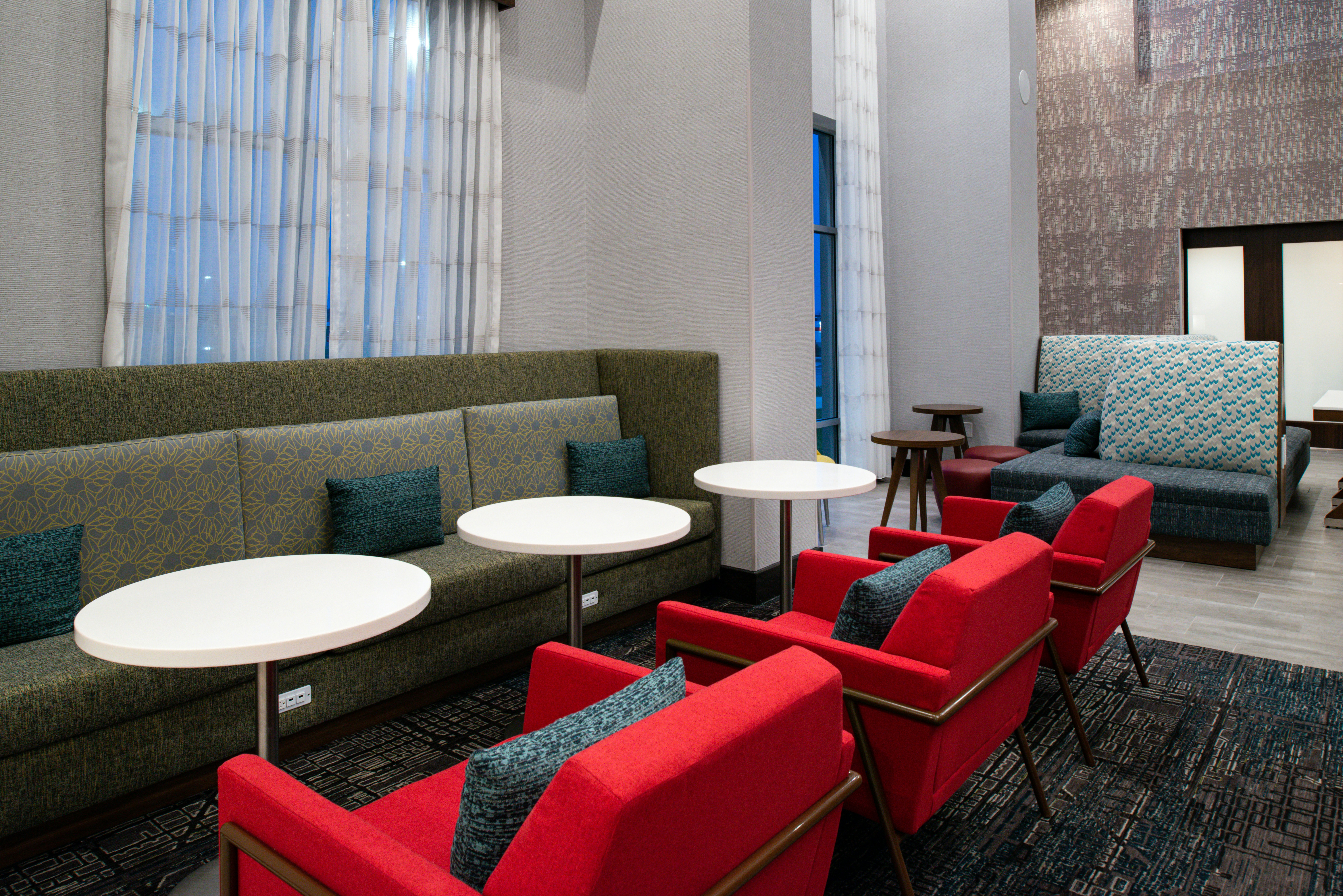 Hampton Inn Suites Adrian Mi 33/52