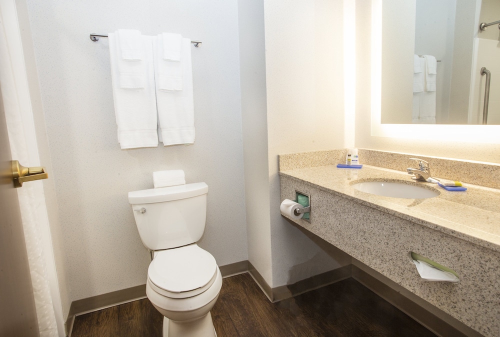 Holiday Inn Express Bethlehem Airport Allentown Area 22/80