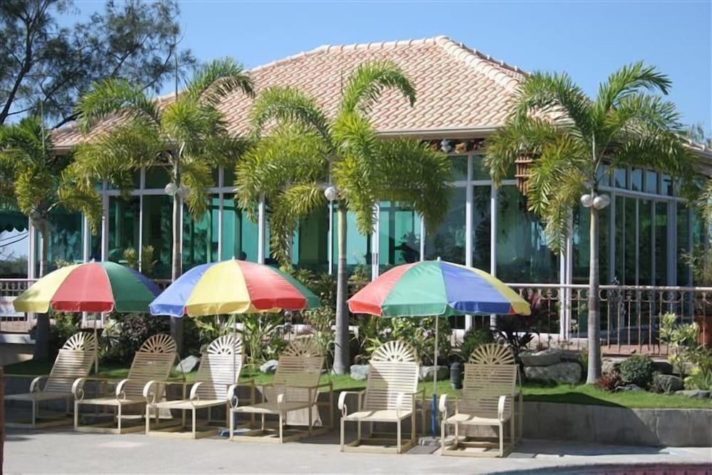 Rio Grande Laoag Resort Hotel 4/47