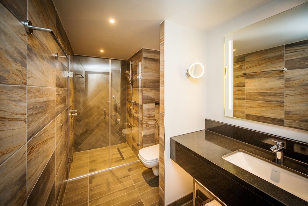 Doubletree By Hilton London Kingston Upon Thames 26/46