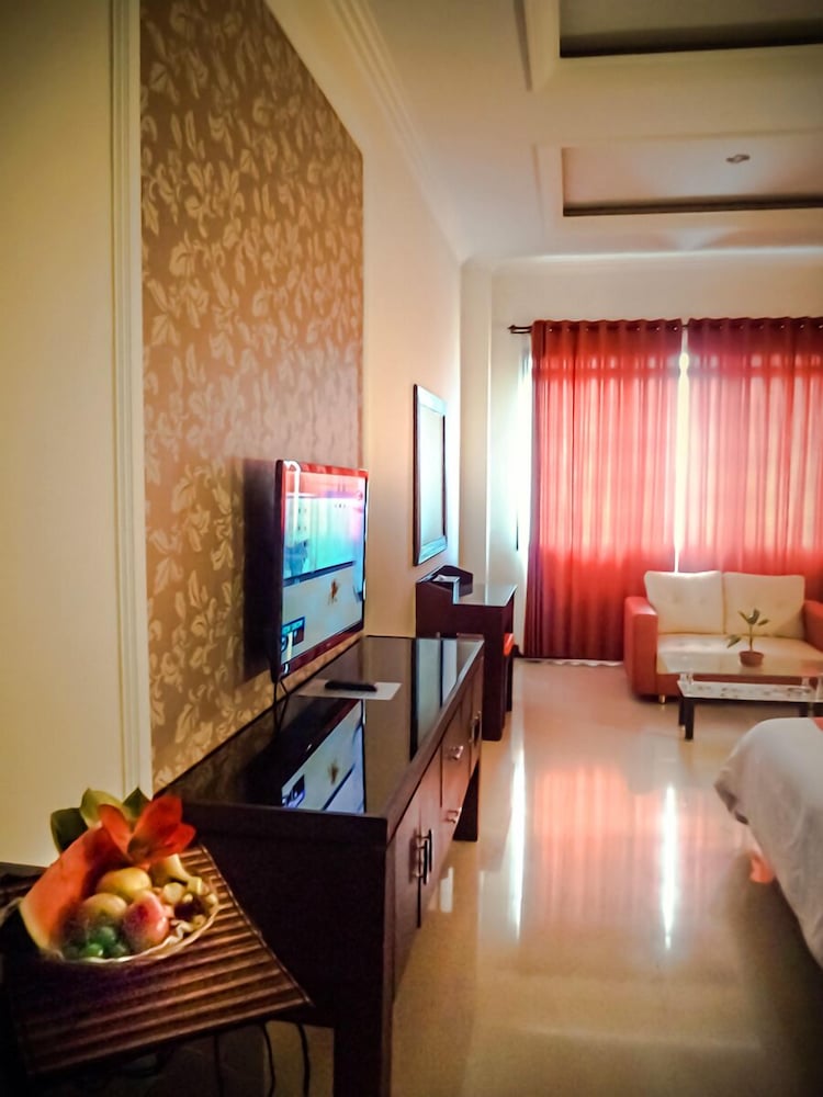 Grand City Batu Hotel 21/23