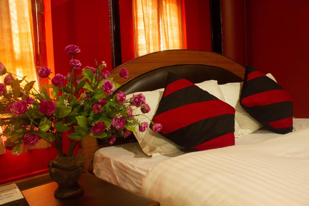 Siddhi Home & Restaurant 40/45