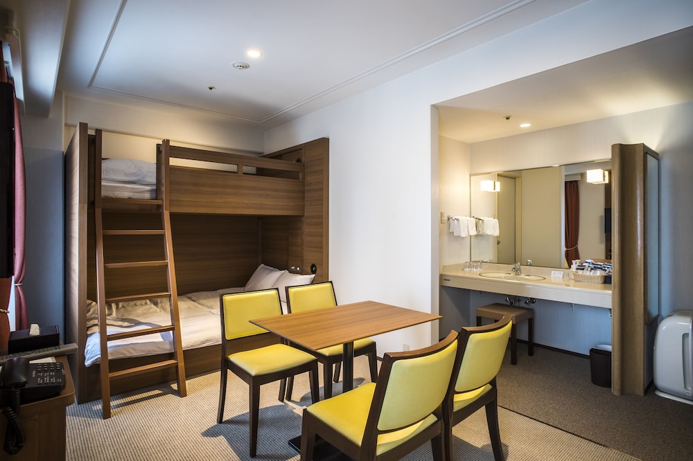 Hotel New Hankyu Annex 38/42