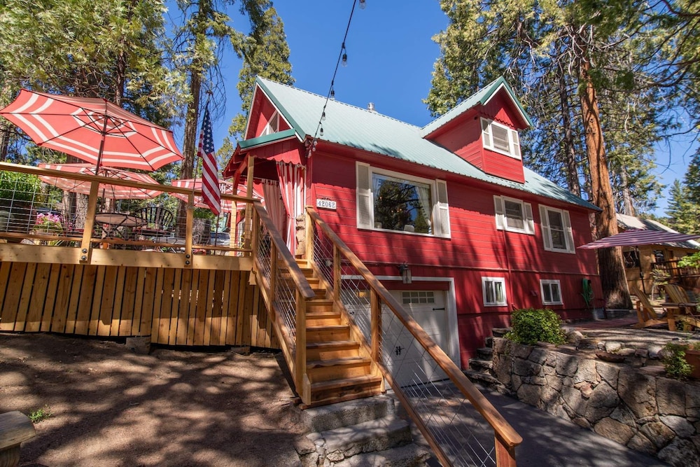 Elliott House Bed and Breakfast 57/67