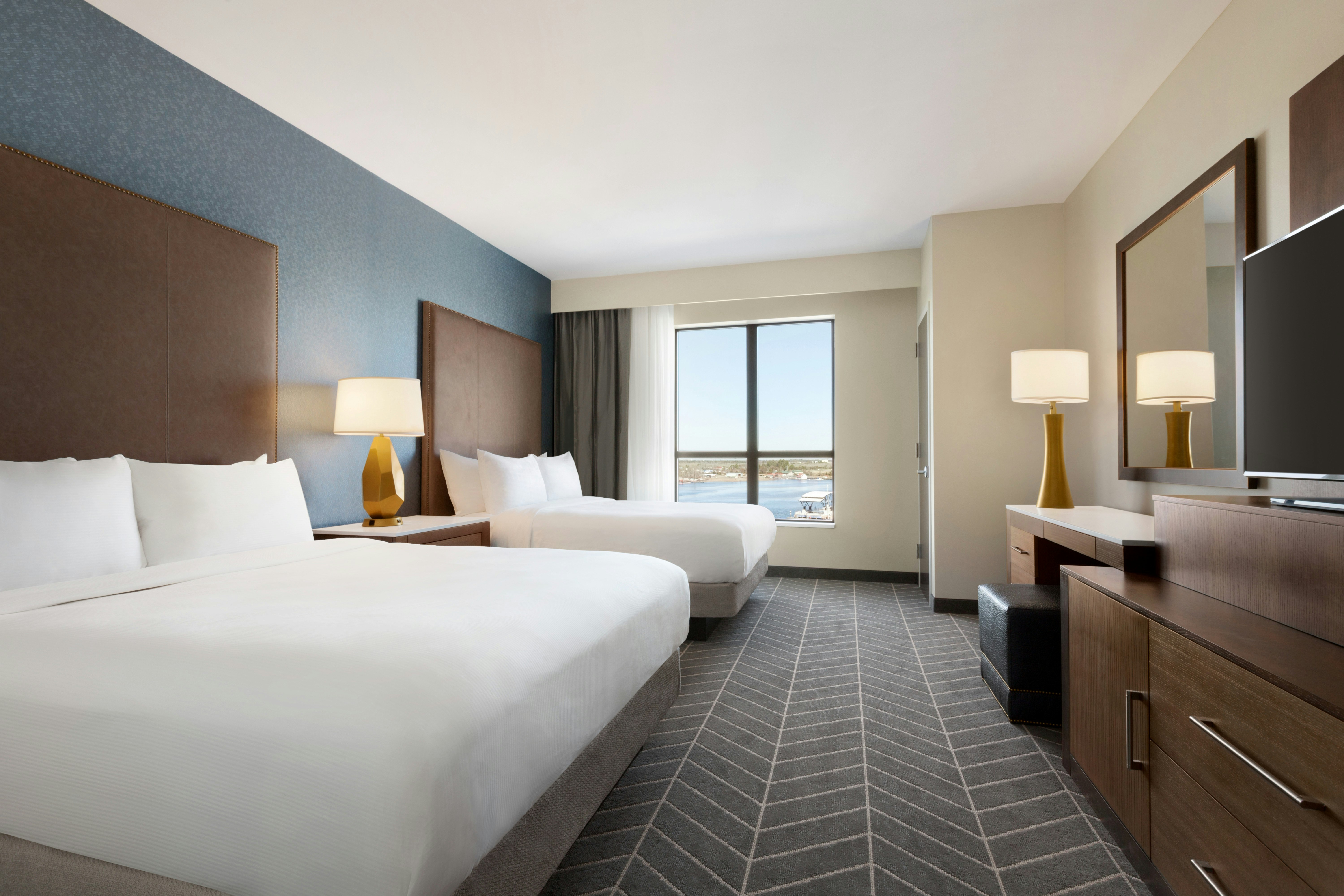 SUITE, 2 QUEEN BEDS, RIVER VIEW