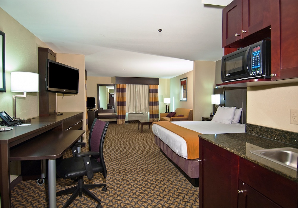 Holiday Inn Express Hotel And Suites Jackson Pearl Intl Airport 39/53