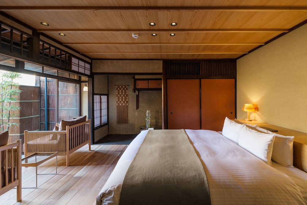 SEMI ROOM, LUXURY, KING BED, OUTDOOR BATH