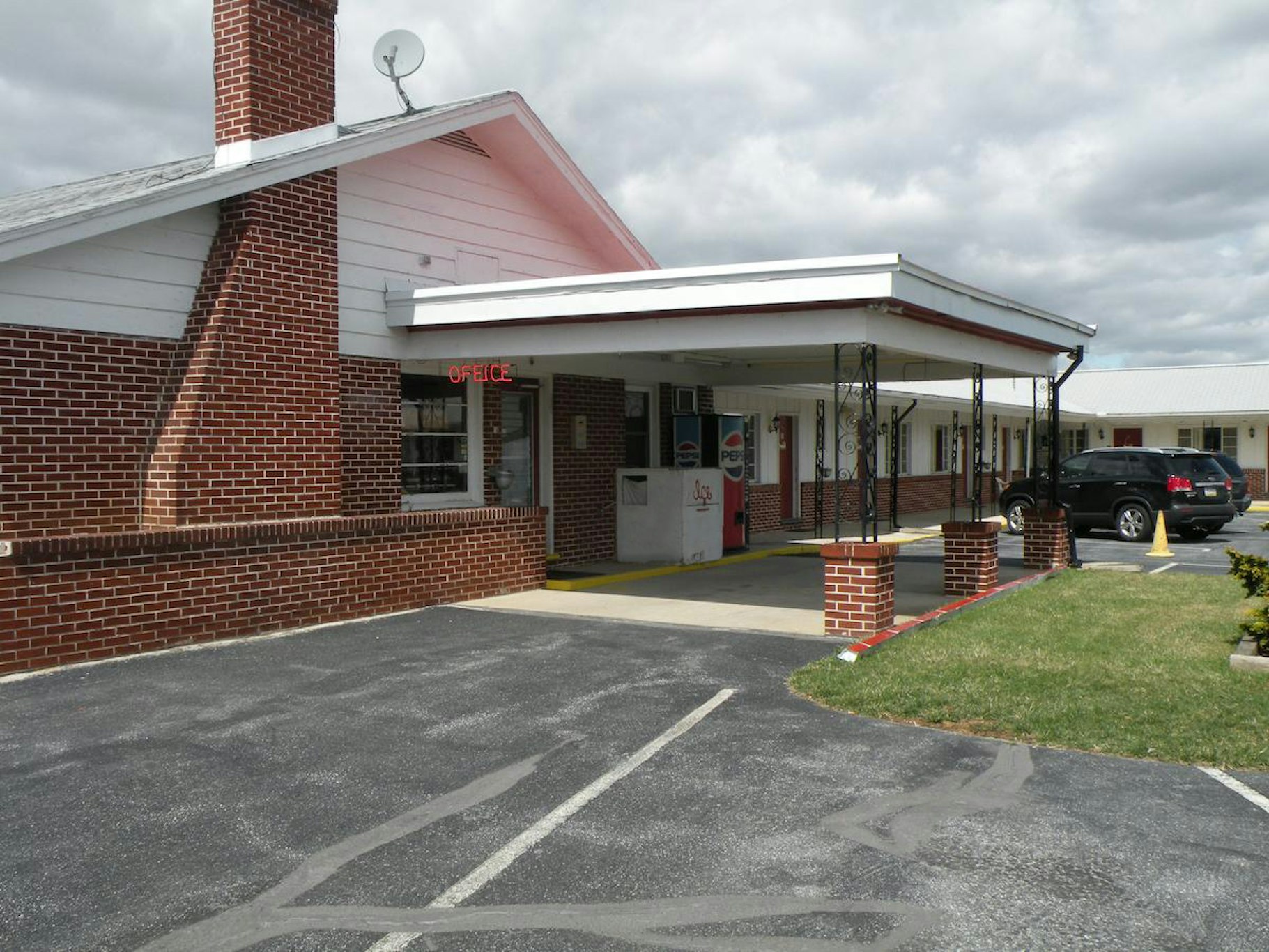 Scottish Inns & Suites 12/14