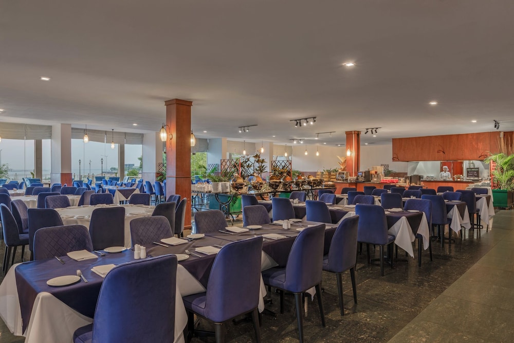 Cambodiana Hotel 34/50
