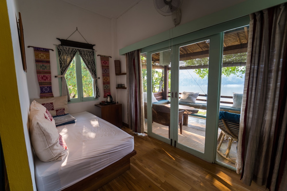 Ock Pop Tok Mekong Villa 8/50