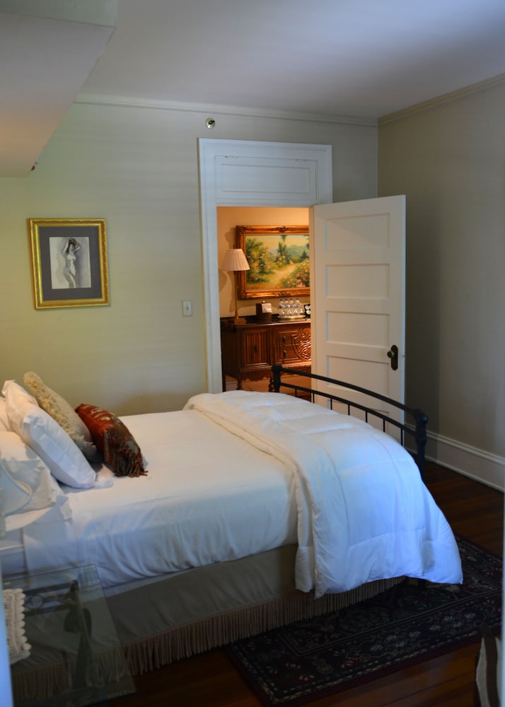 Inn at 835 Boutique Hotel 18/50