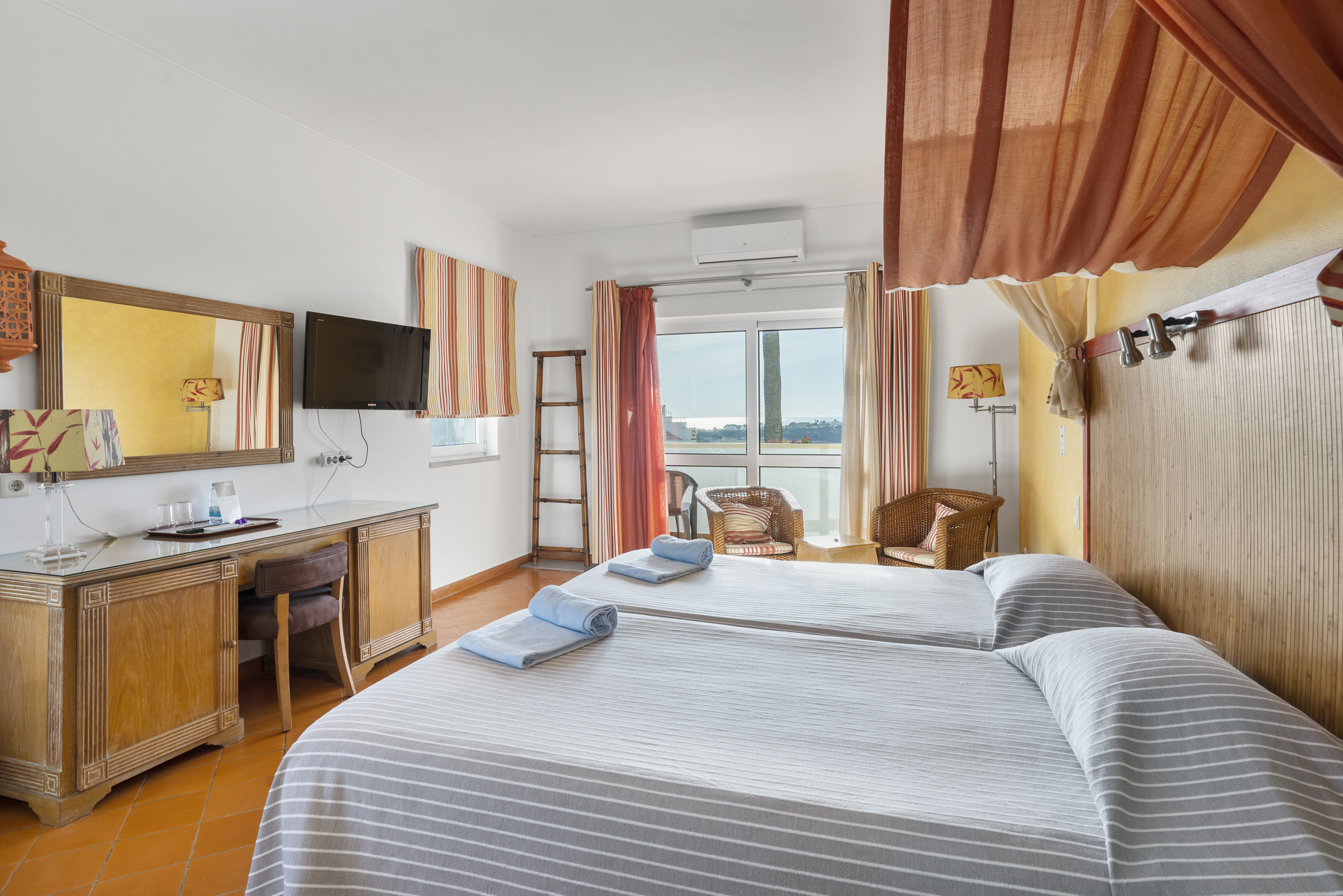 ROOM, DOUBLE OR TWIN BED, SEA VIEW