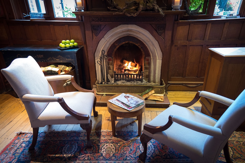 Careys Manor & Senspa 44/55