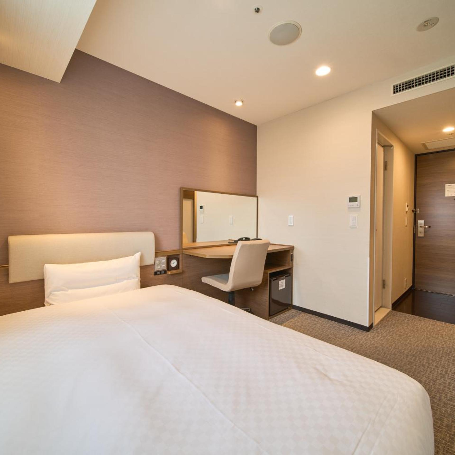 Room, Single