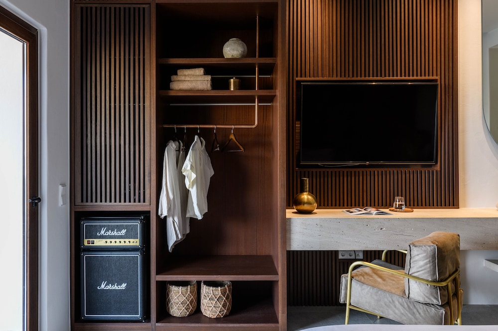 Charisma Hotel 41/50