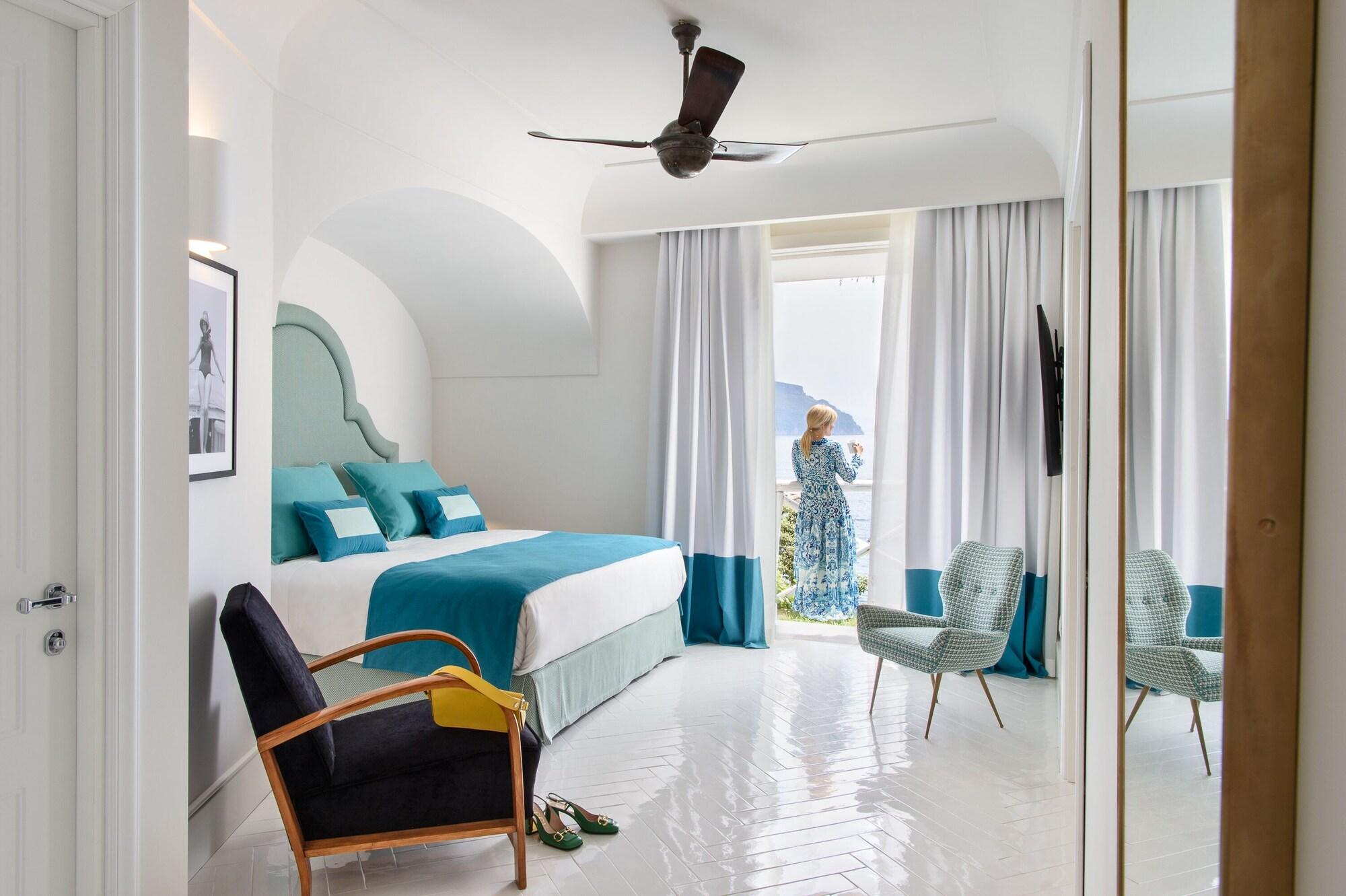 Executive, Suite
