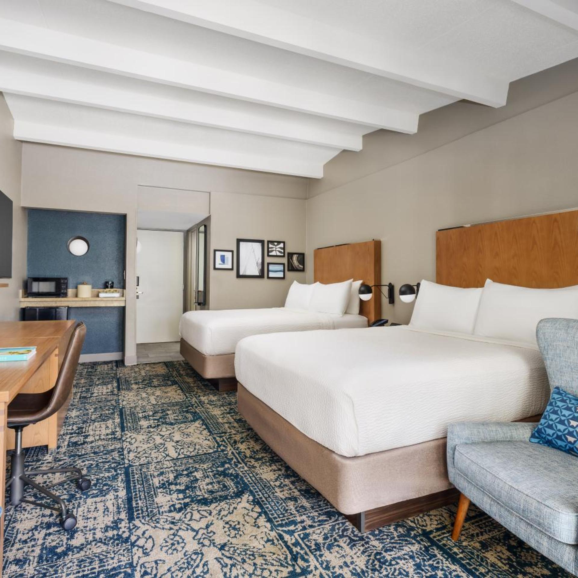 Suite, 2 Queen Beds, Gulf View, Balcony