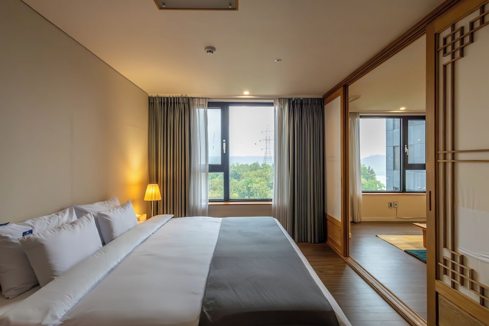Jk Blossom Hotel 24/72