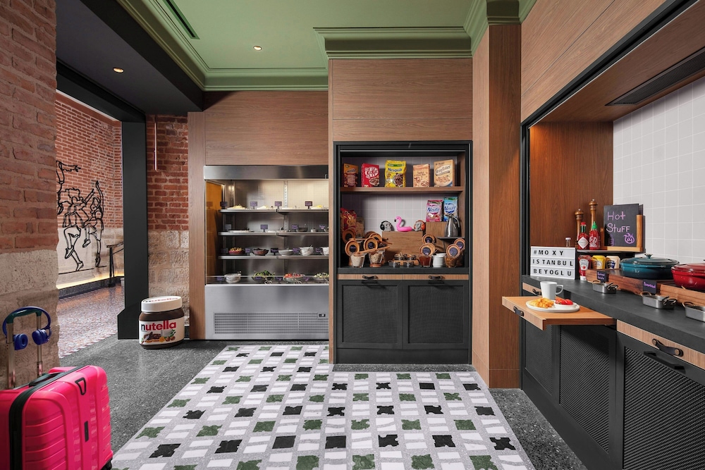 Moxy Istanbul Beyoglu 6/50