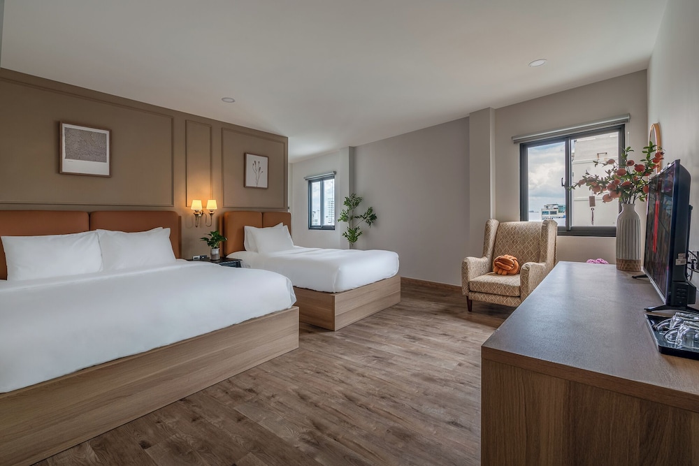 SAZI Resin Hotel - Free Nails/HairWash 23/50