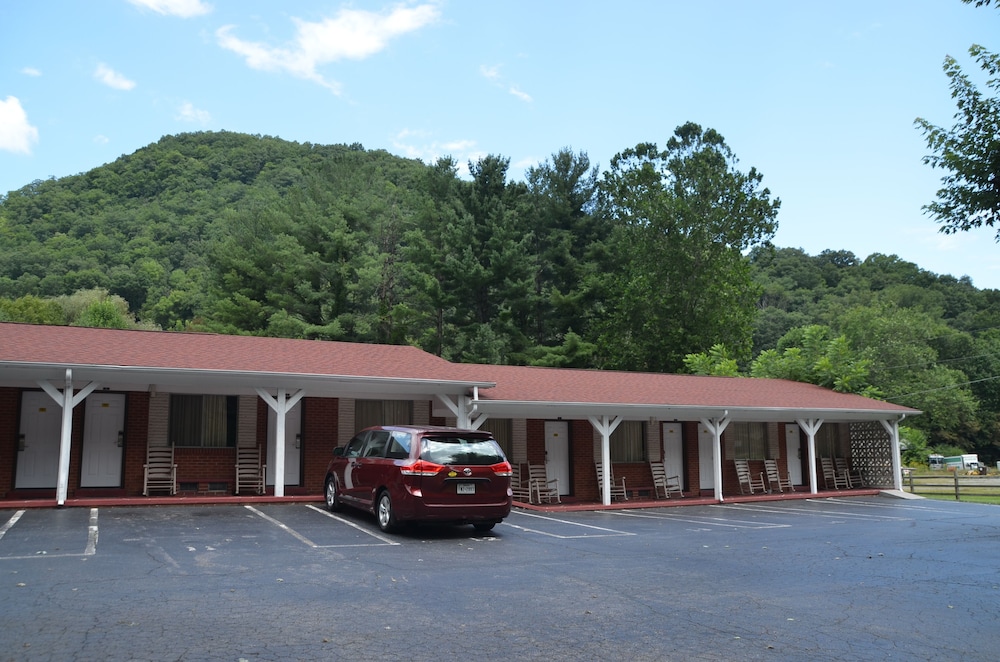 Travelowes Motel 52/58