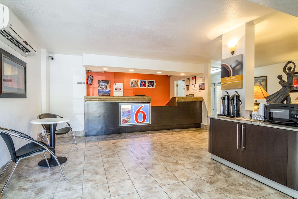 Motel6 Glendale, AZ 9/48