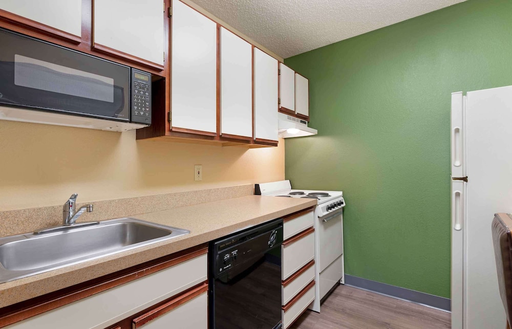 Studio 6 Extended Stay South Bend Mishawaka South IN 58/60