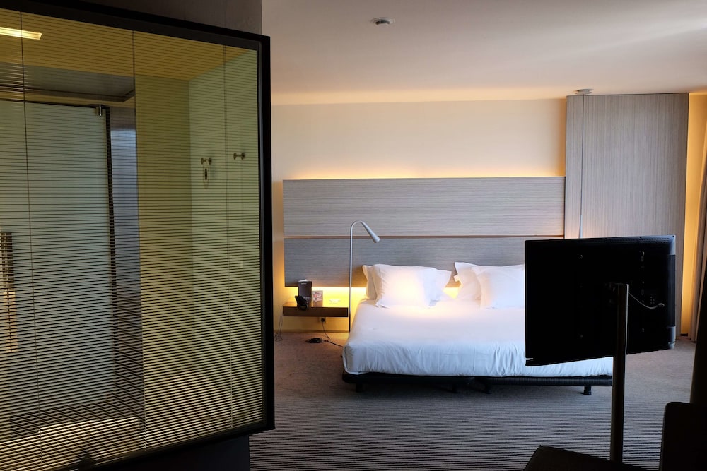 B-Hotel 16/71