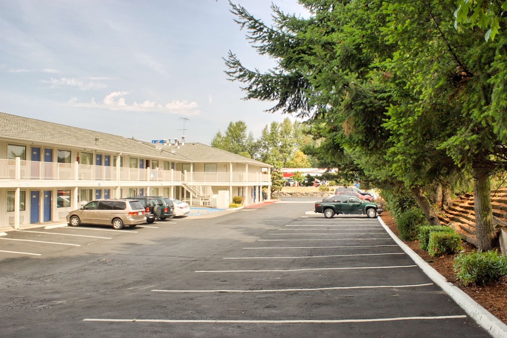 Motel6 Seattle, WA - South 32/39
