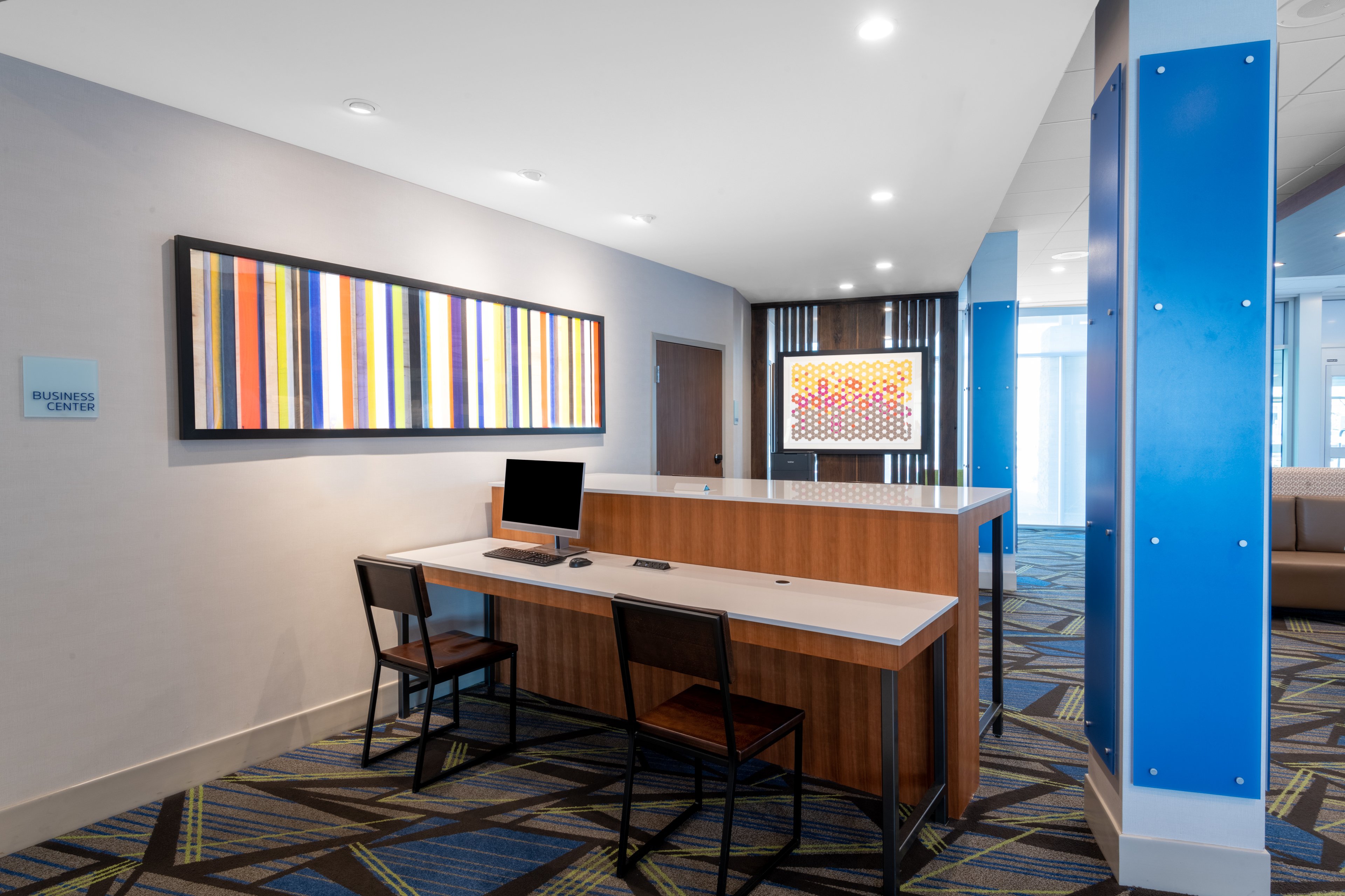 Holiday Inn Express & Suites Phoenix - Airport North 53/71