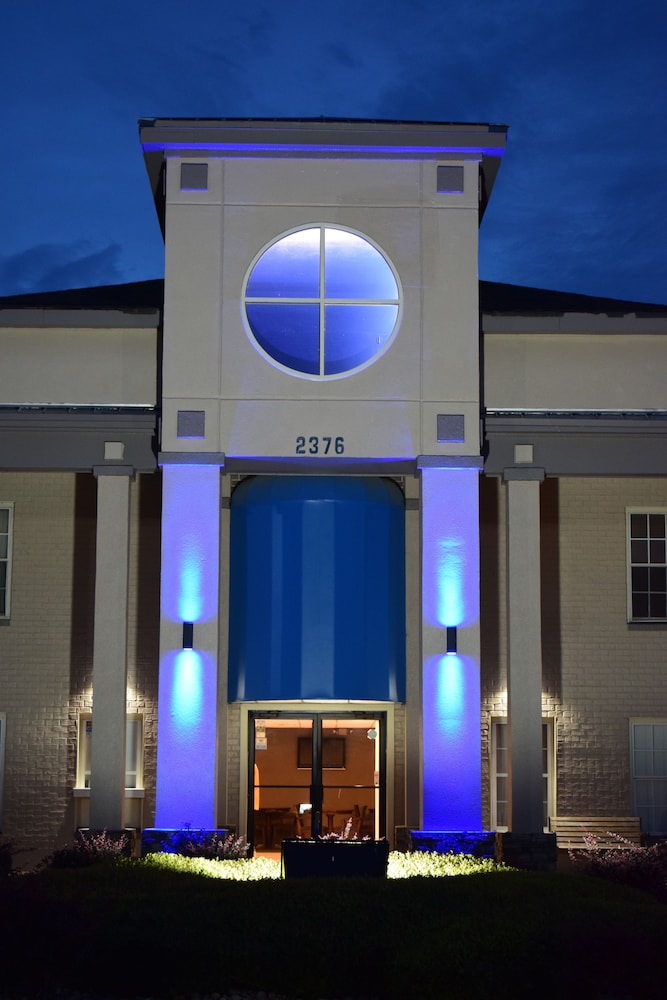 Econo Lodge At The University 3/41