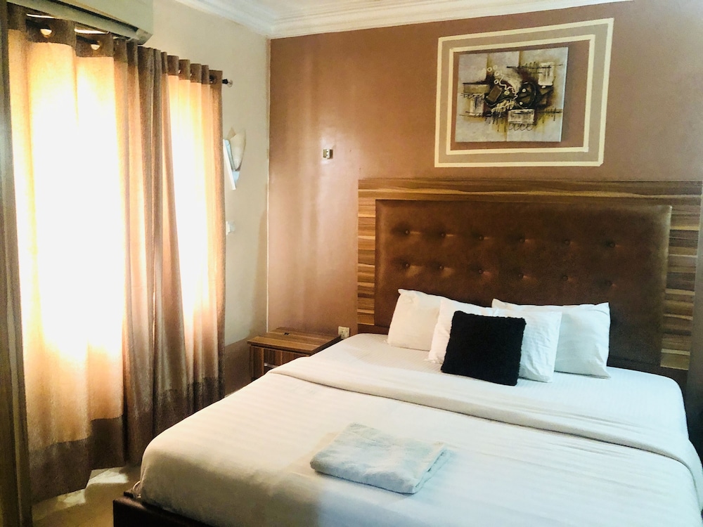 Silver Grandeur Hotel 8/31