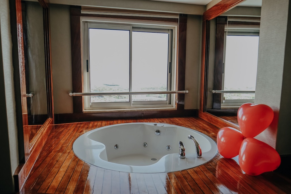 Saturn Palace Resort 49/50