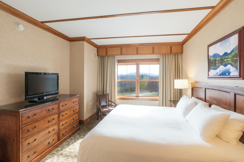 Premium, Suite, King Bed, Mountain View, Sofa, Kitchenette