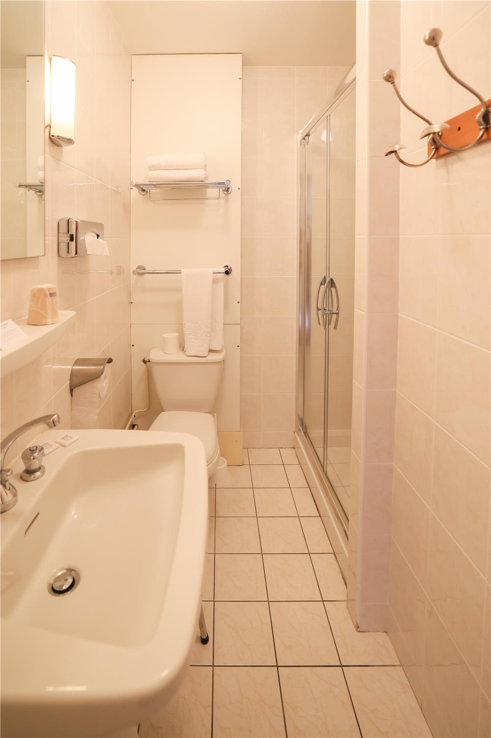 غرفة قياسية بسرير كوين، Best Western Grand Hotel De Paris 4/4