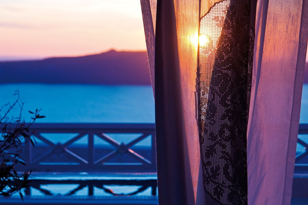 Ellinon Thea Boutique Hotel 65/72