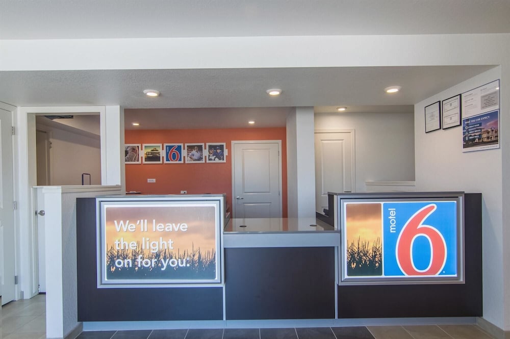 Lobby at Motel6 Liberal, KS, LIBERAL - KS