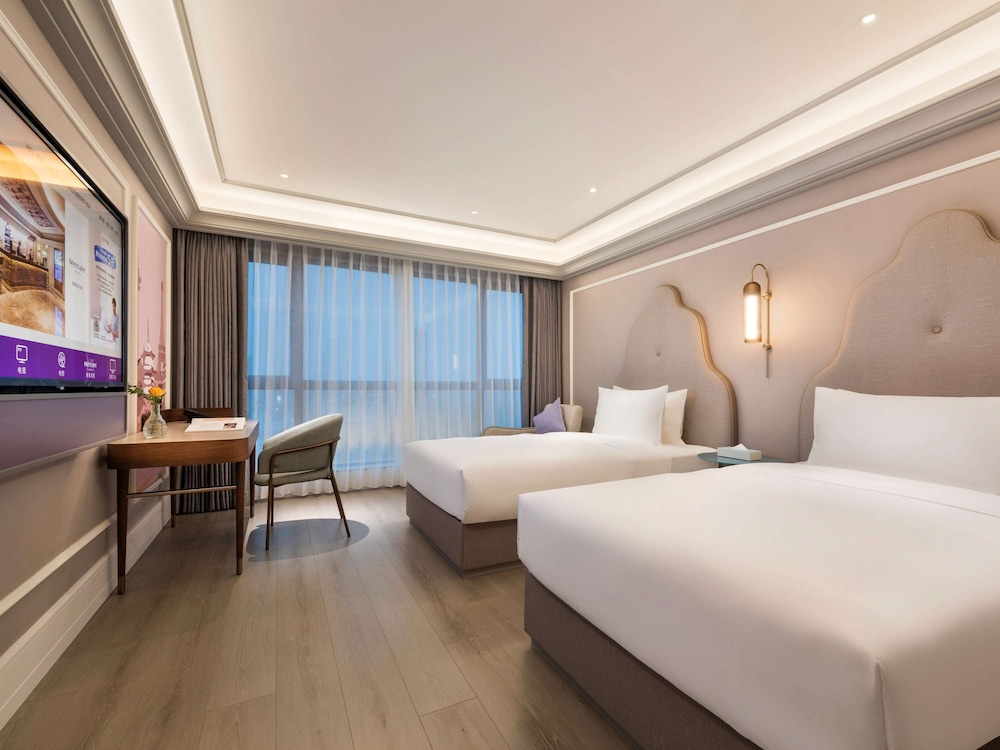 PRIVILEGE, TWIN BEDS