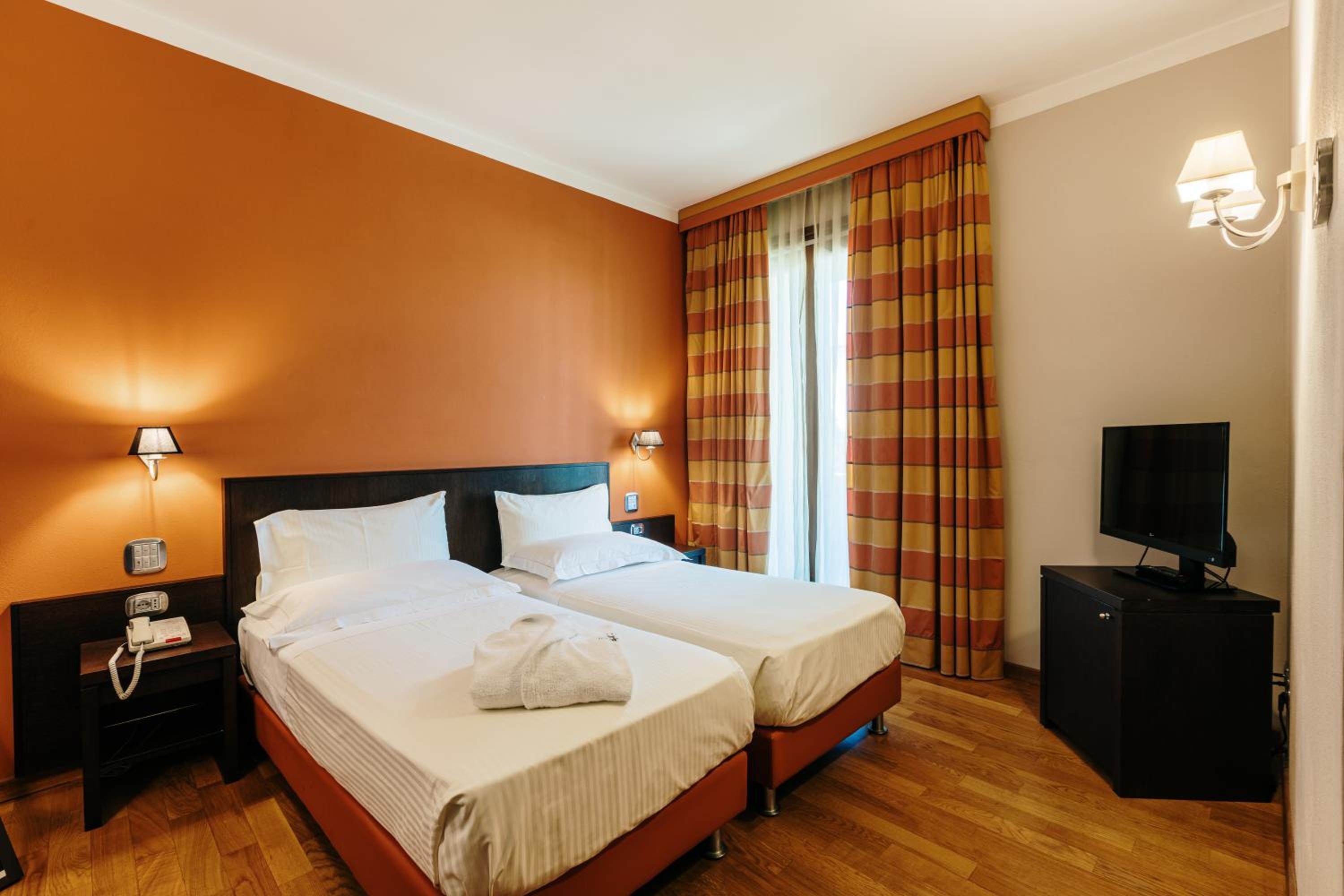 Hotel Dei Vicari 15/50