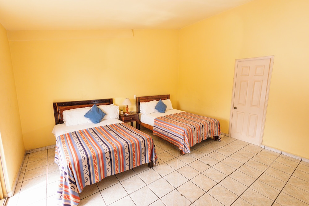 Hotel Costa del Sol 10/21