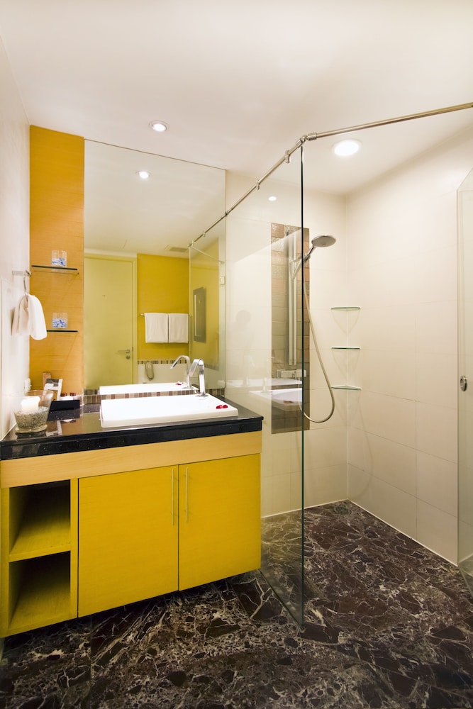 Urbana Sathorn Bangkok, Thailand 33/81