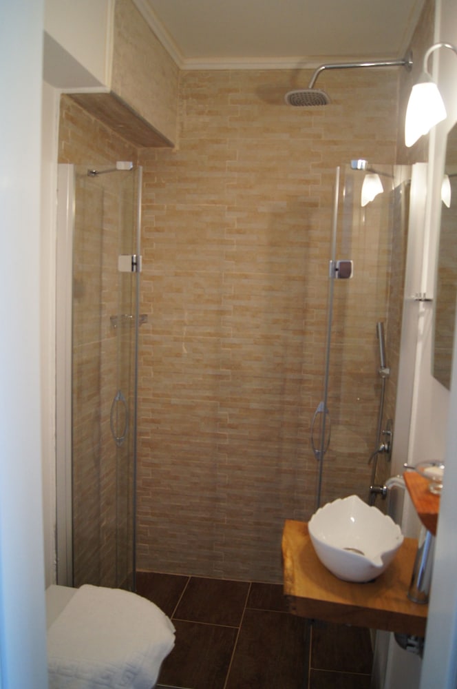 Pataros Hotel 39/49