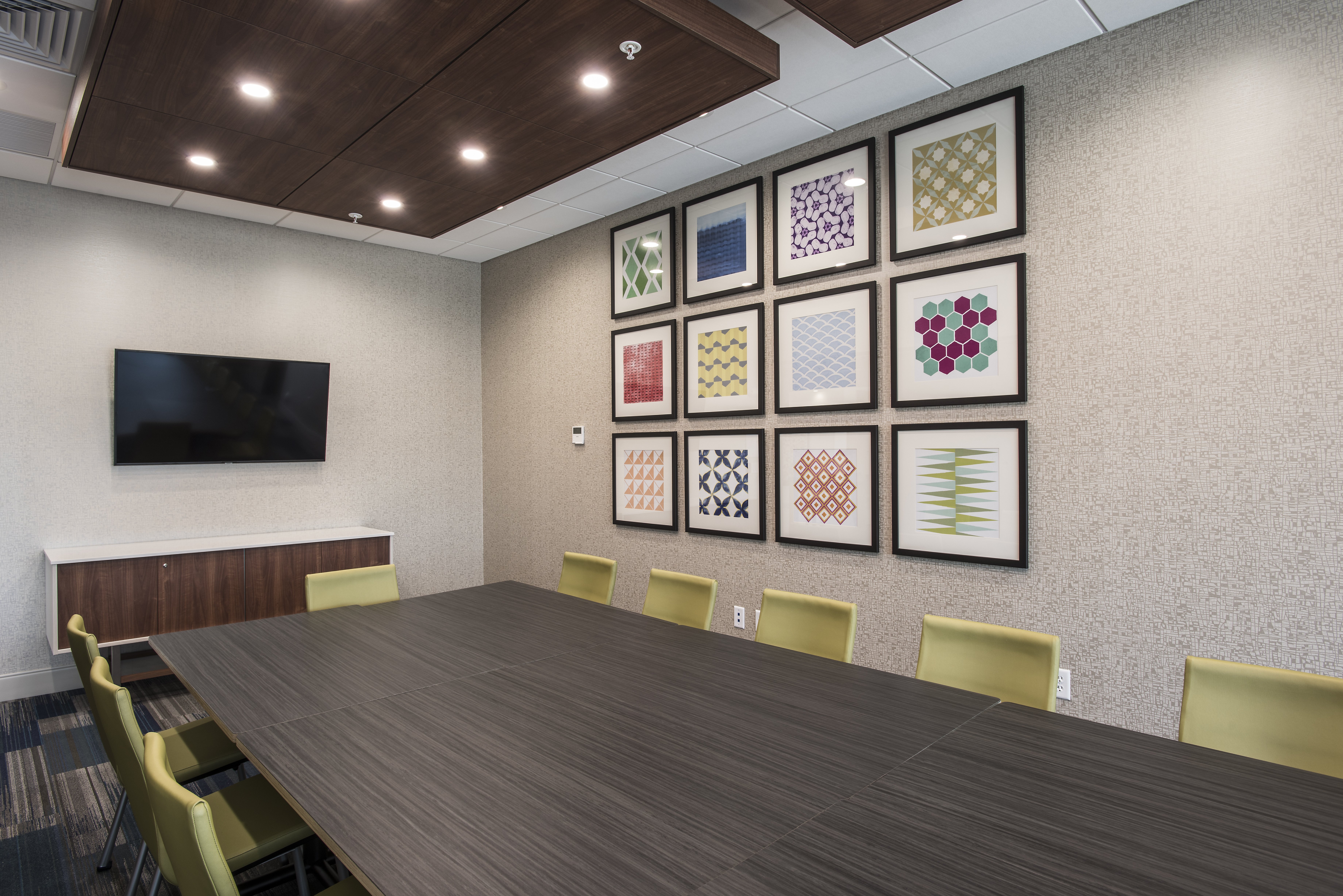 Holiday Inn Express and Suites Phoenix North Happy Valley an IHG Hotel 58/64