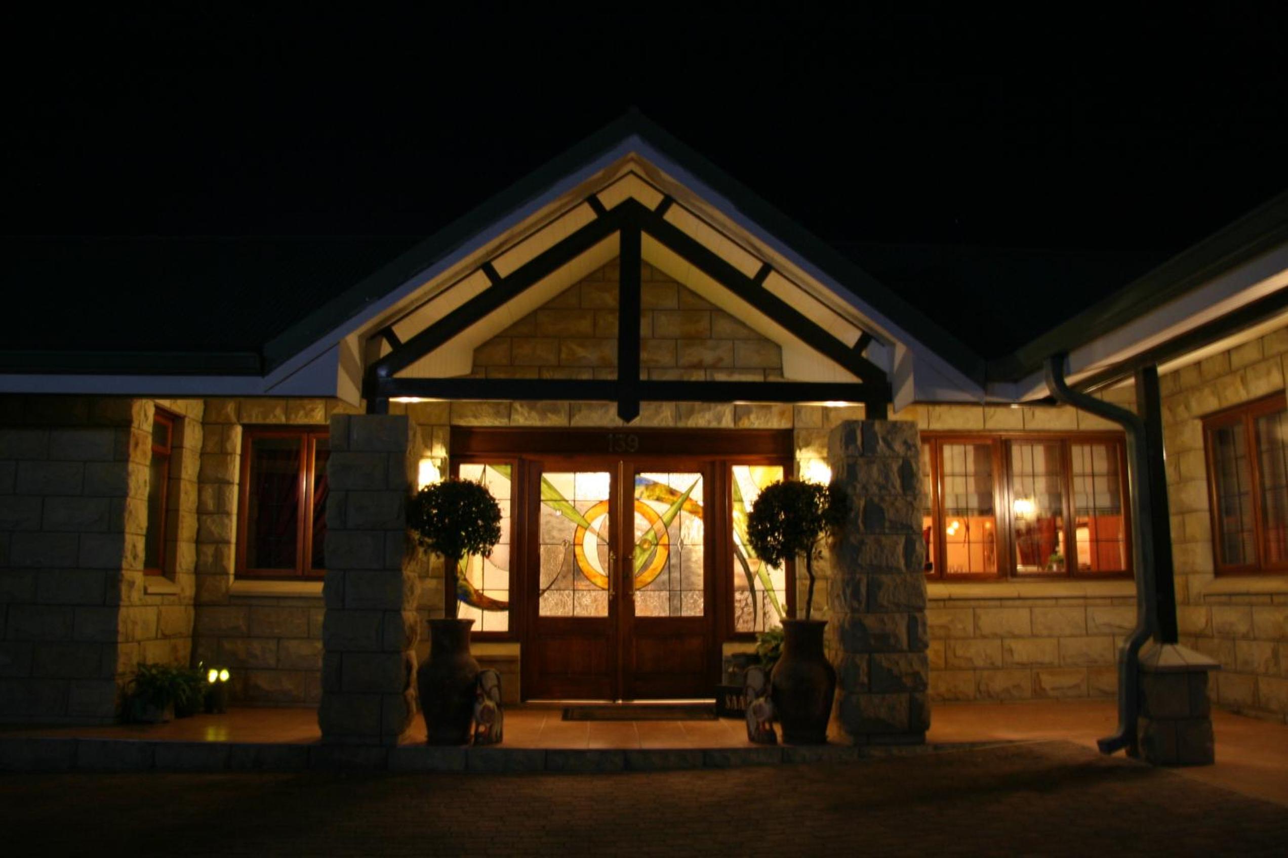 Mt Horeb Manor 3/55