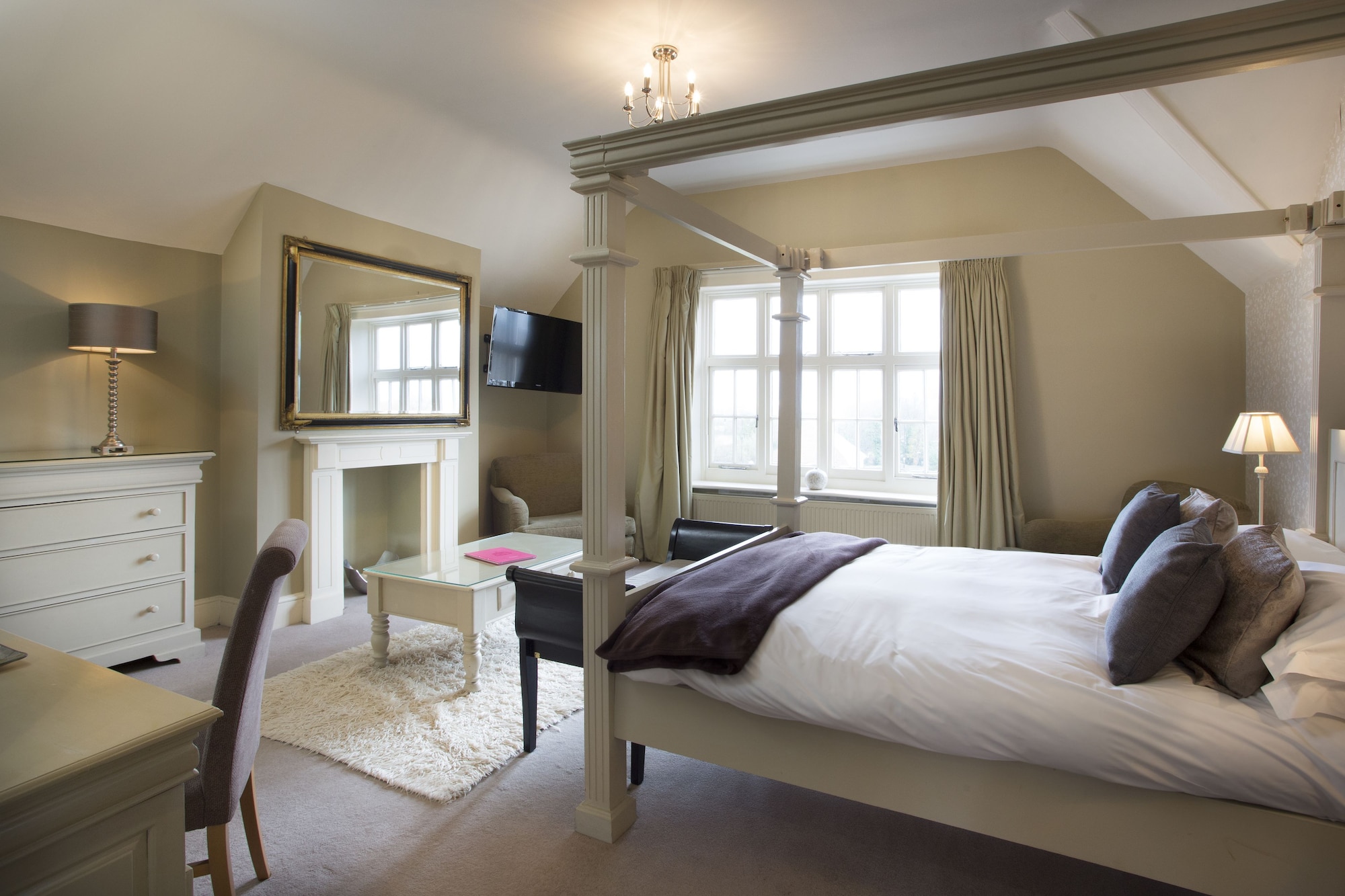 Luxury, King Bed, River View