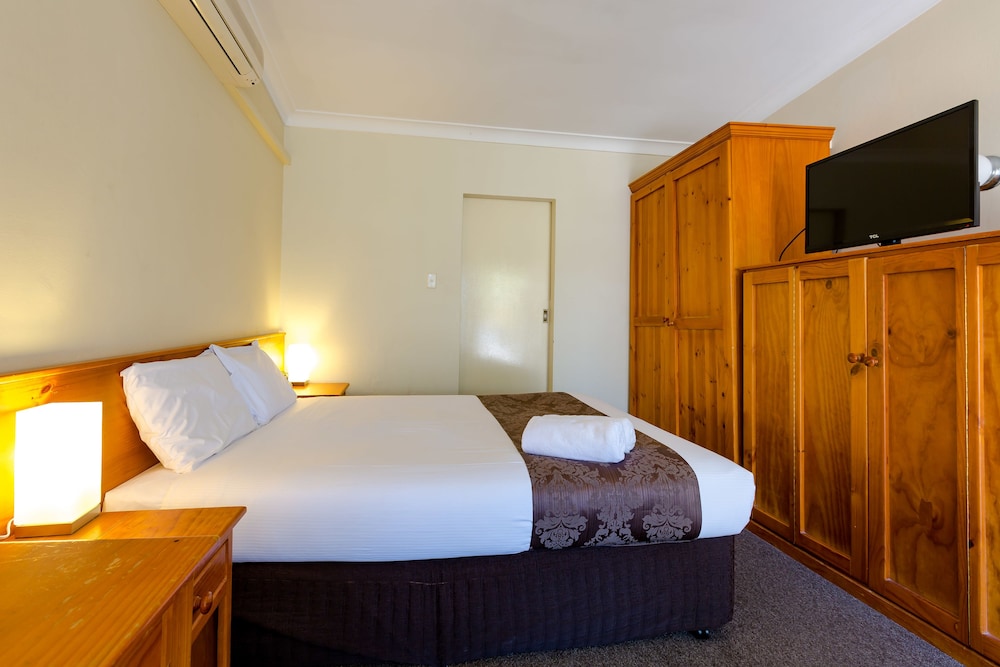 ABCOT INN 12/58