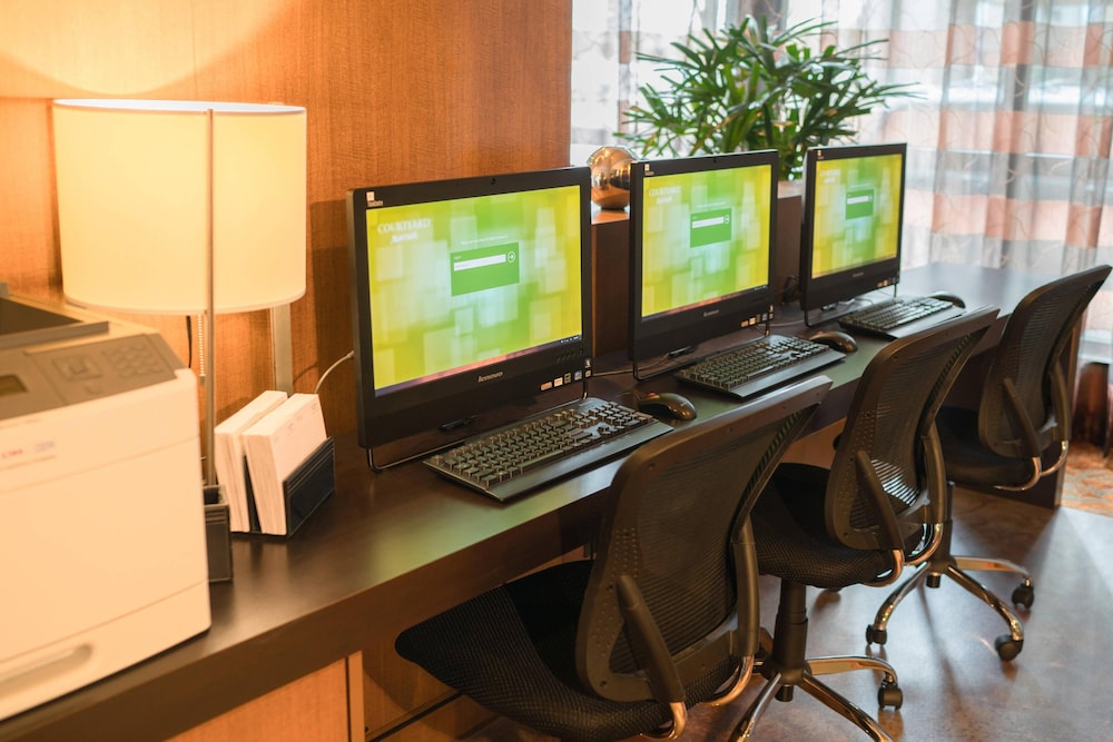 Courtyard by Marriott Seattle Bellevue/Downtown 36/38